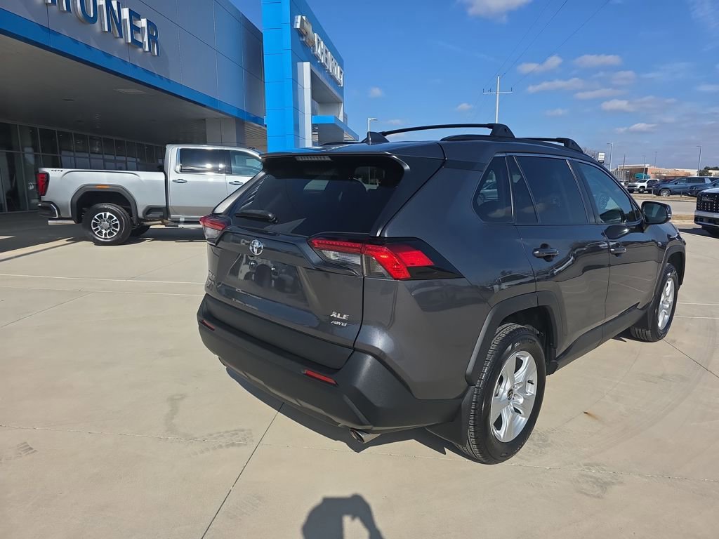 Used 2021 Toyota RAV4 XLE image 18