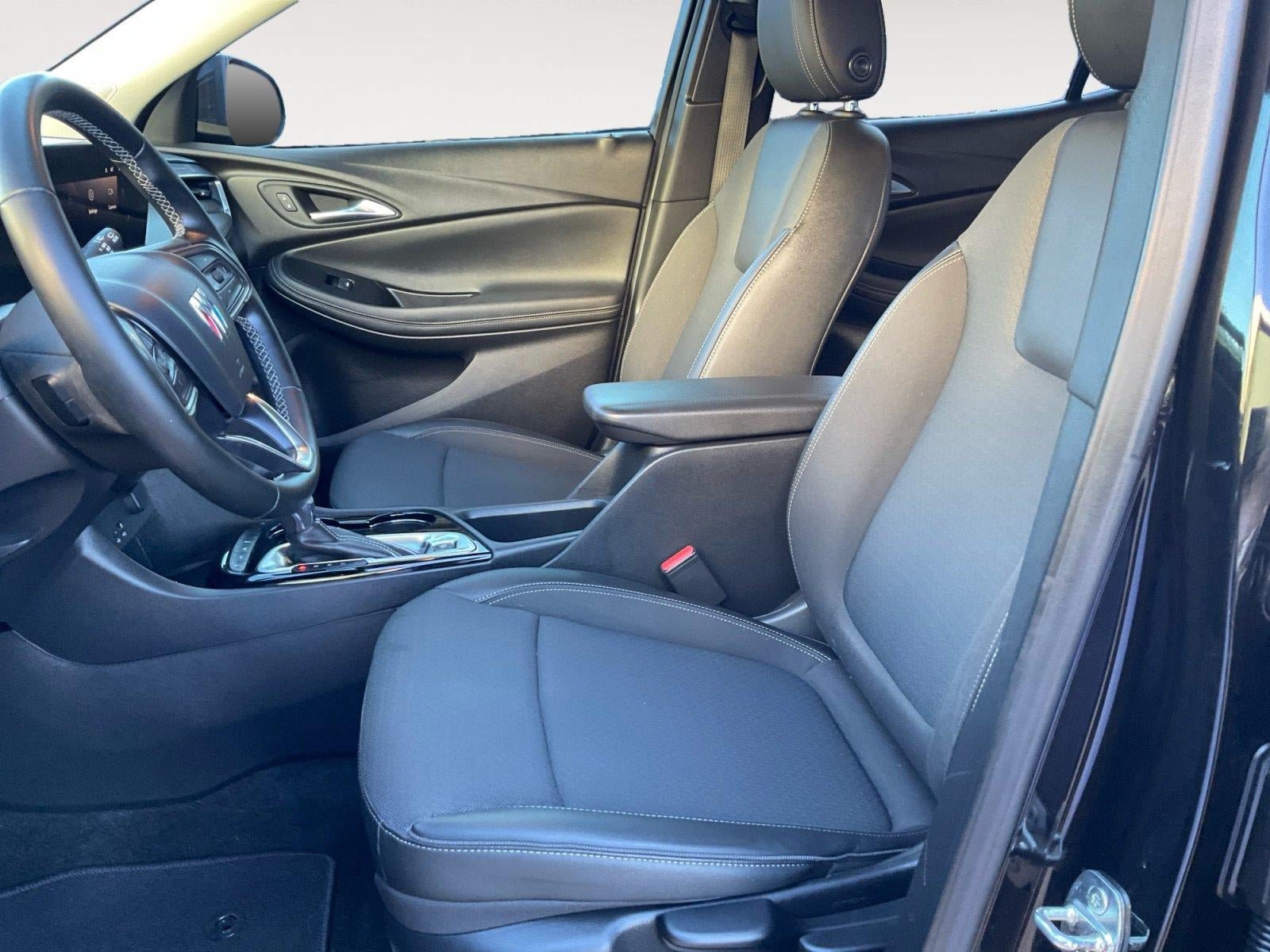 Certified 2024 Buick Encore GX Preferred w/ Advanced Technology Package AWD/4WD image 9