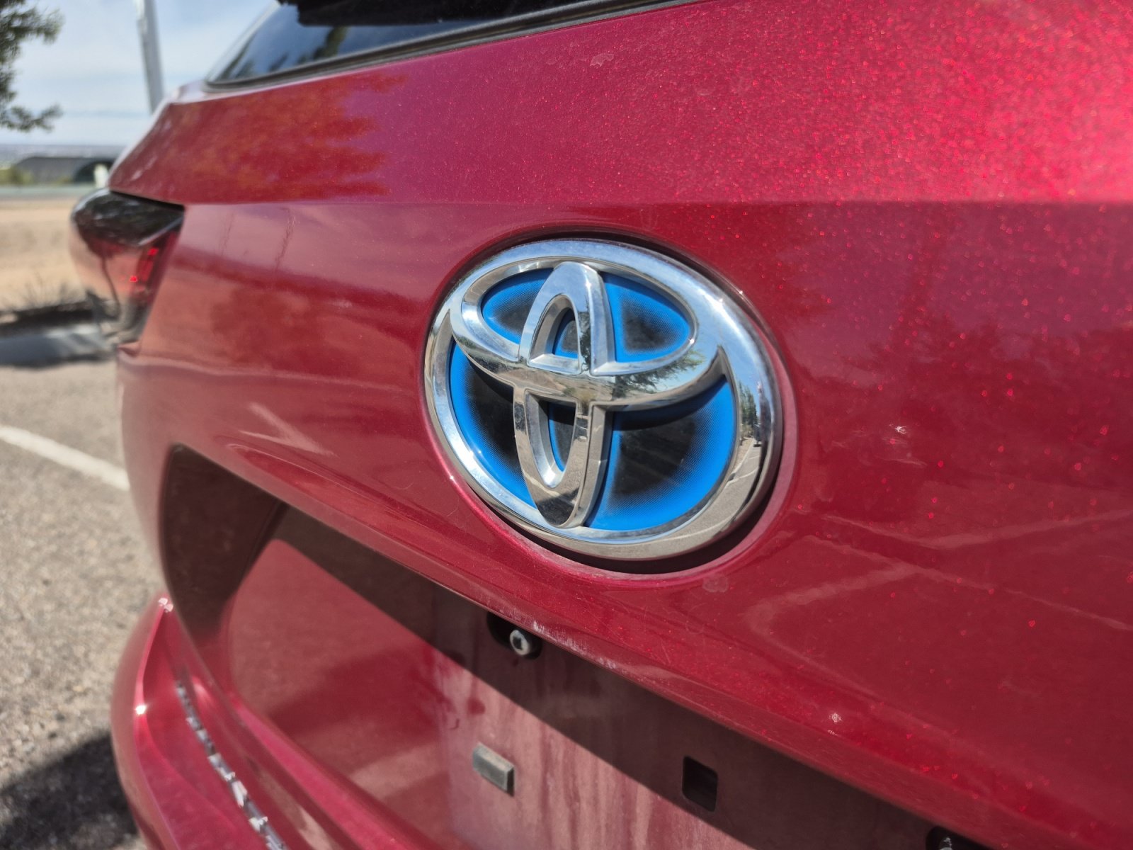 Used 2021 Toyota Highlander LE AWD/4WD image 23