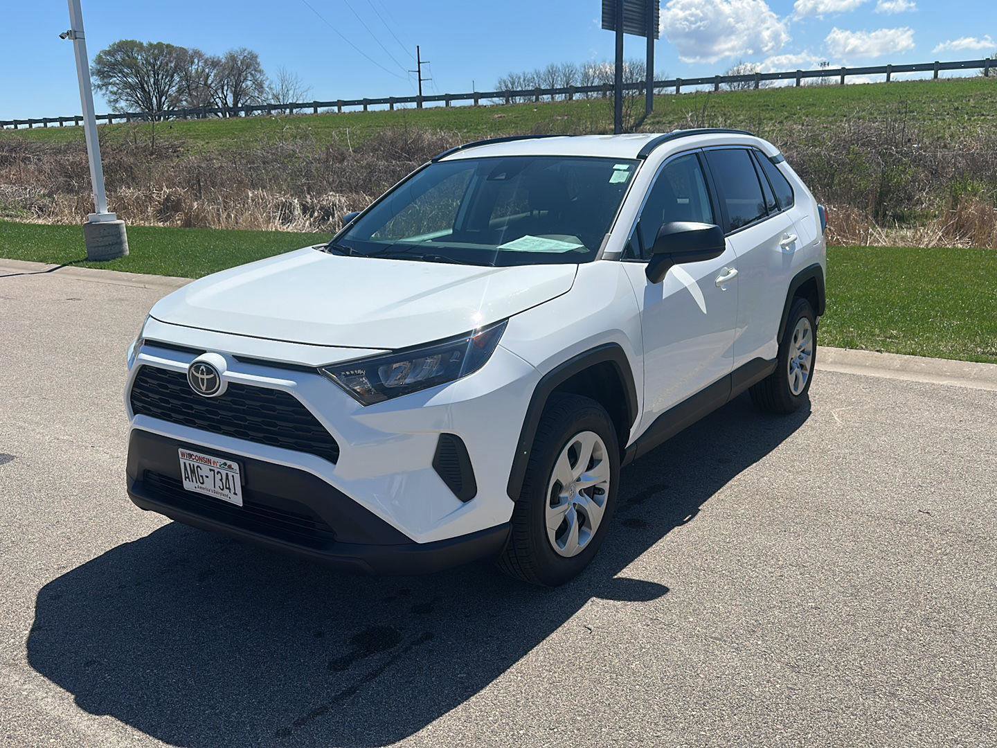 Used 2021 Toyota RAV4 LE image 7