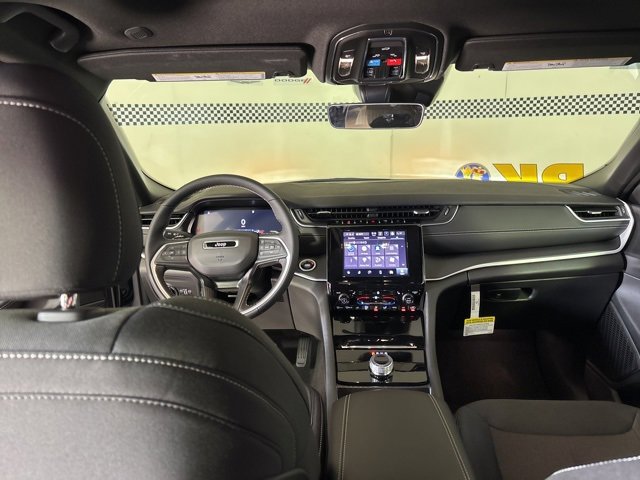 New 2025 Jeep Grand Cherokee Laredo X w/ Luxury Tech Group I image 30