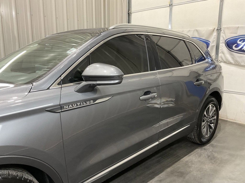 Used 2022 Lincoln Nautilus Reserve w/ Cargo Utility Package image 5