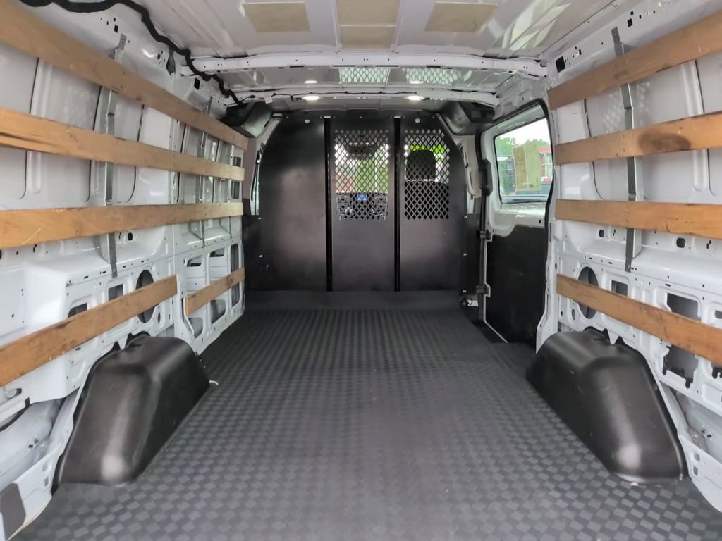 Used 2024 Ford Transit 250 Low Roof w/ Exterior Upgrade Package RWD image 26