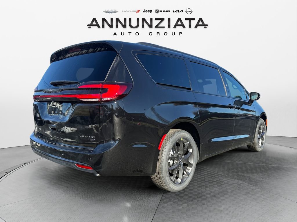 New 2026 Chrysler Pacifica Limited w/ S Appearance Package AWD/4WD image 5