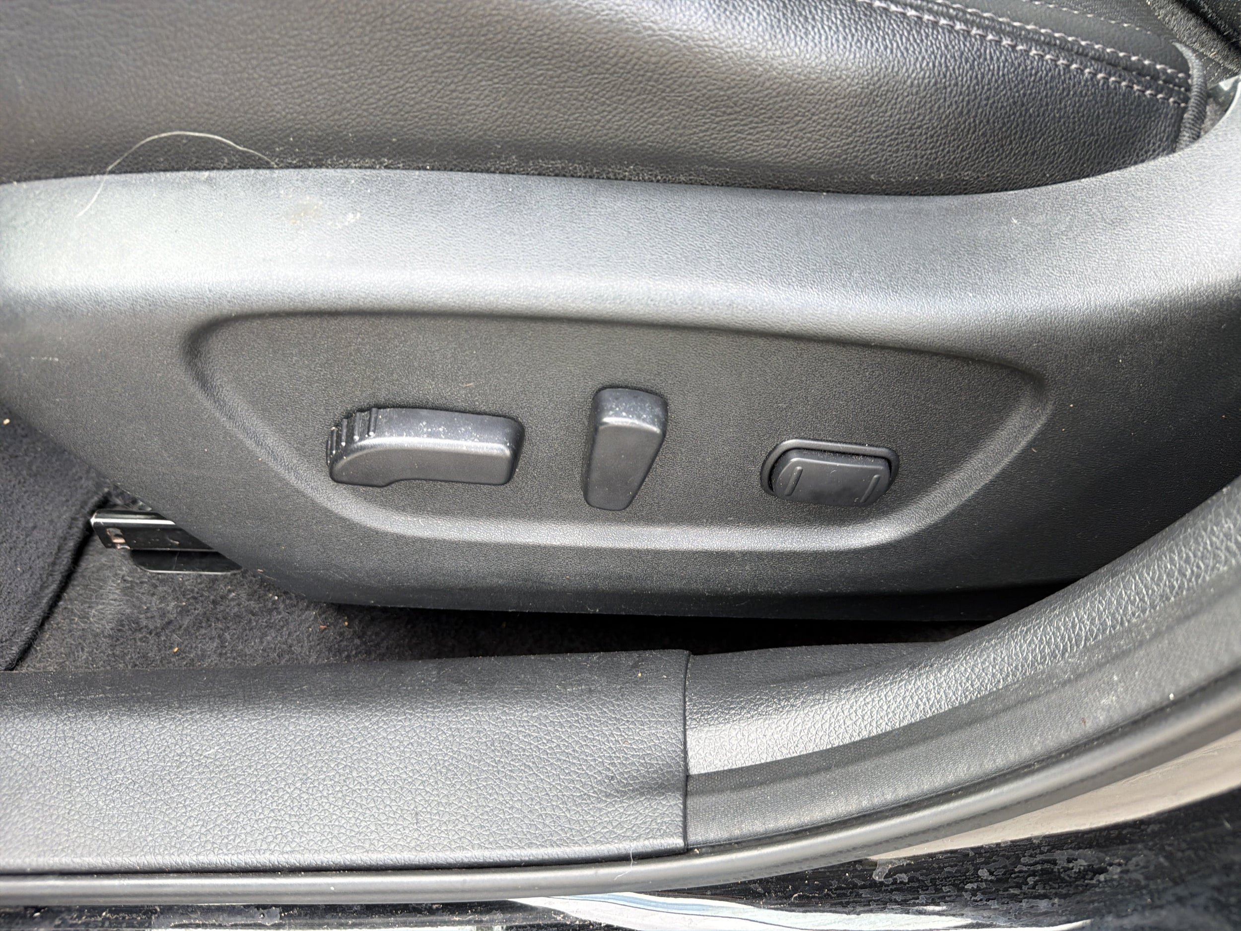 Used 2019 Nissan Rogue SL FWD image 23
