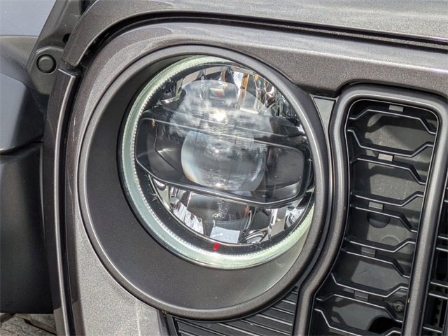 Used 2024 Jeep Gladiator Mojave w/ Convenience Group image 10