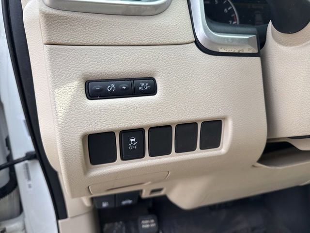 Used 2018 Nissan Murano SV image 22