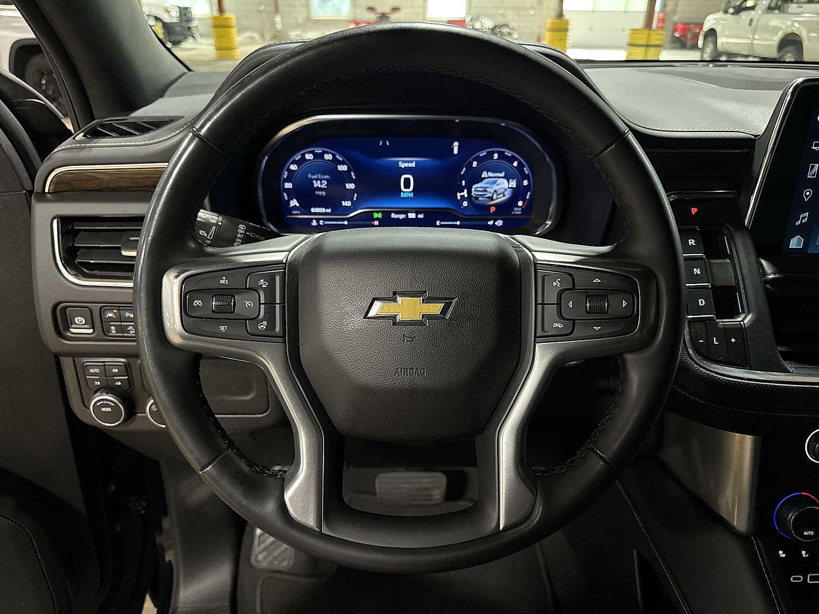 Used 2024 Chevrolet Tahoe Premier AWD/4WD image 19