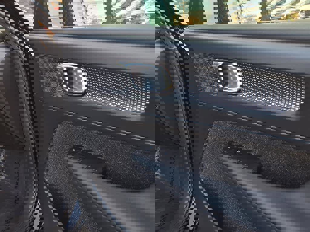 Used 2019 Volvo XC40 T5 R-Design image 21