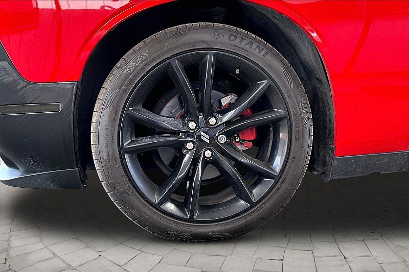 Used 2018 Dodge Challenger SXT w/ Blacktop Package RWD image 7