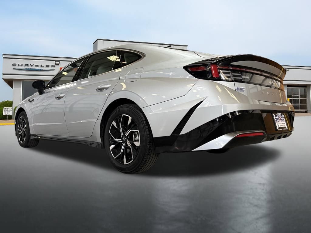 Used 2025 Hyundai Sonata SEL FWD image 11