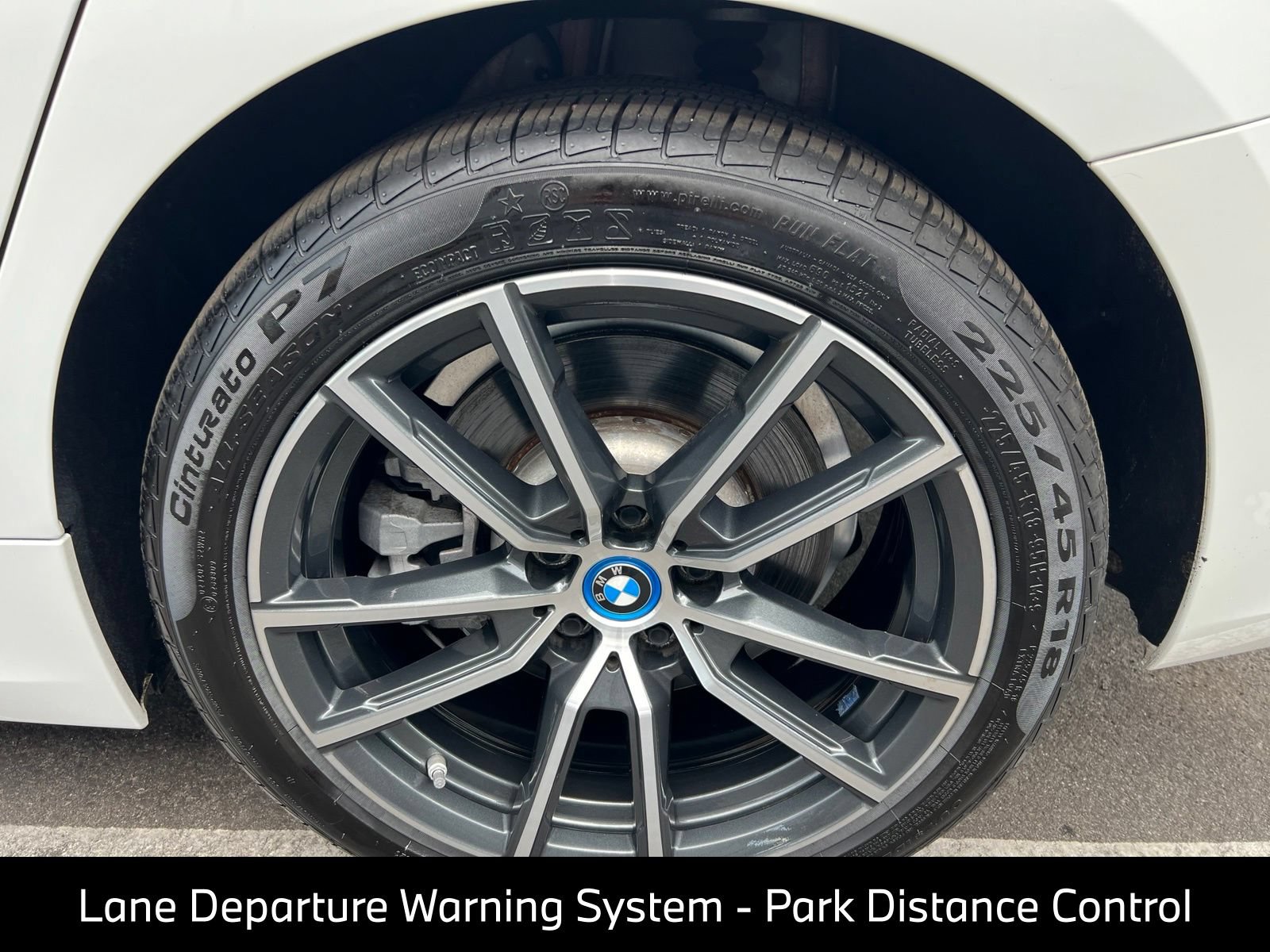 Used 2022 BMW 330e xDrive w/ Driving Assistance Package AWD/4WD image 15