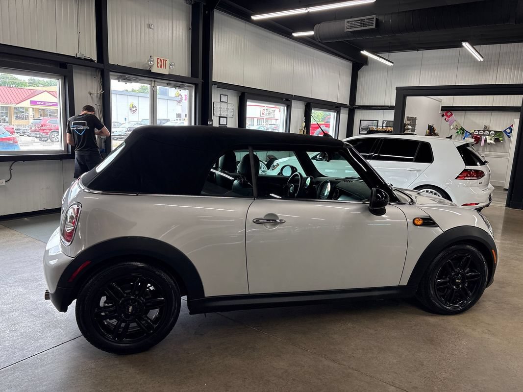 Used 2013 MINI Cooper Convertible FWD image 17