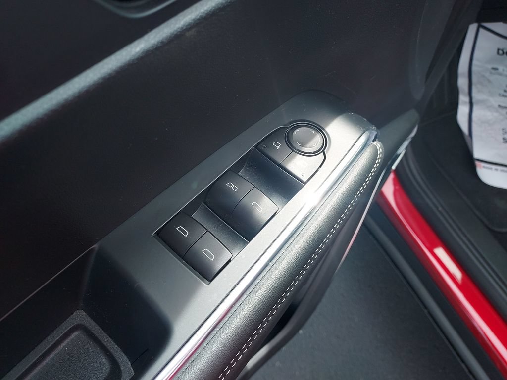 Used 2026 GMC Acadia Elevation w/ Elevation Premium Package FWD image 11