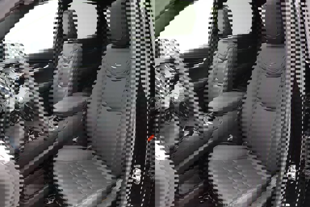 Used 2025 Cadillac XT5 Premium Luxury image 16