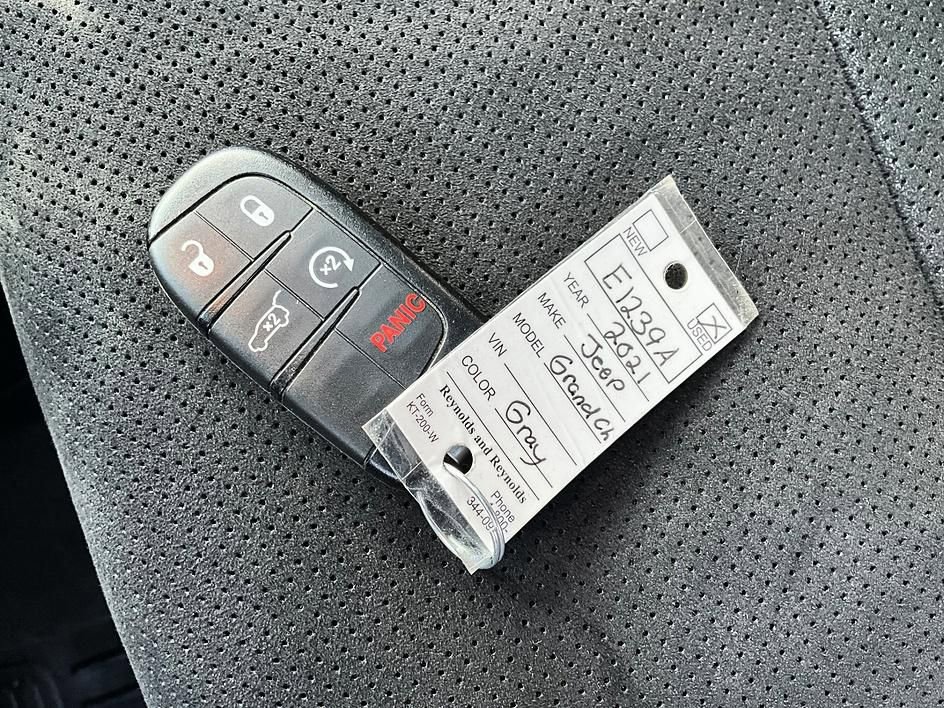 Used 2021 Jeep Grand Cherokee Laredo X image 35