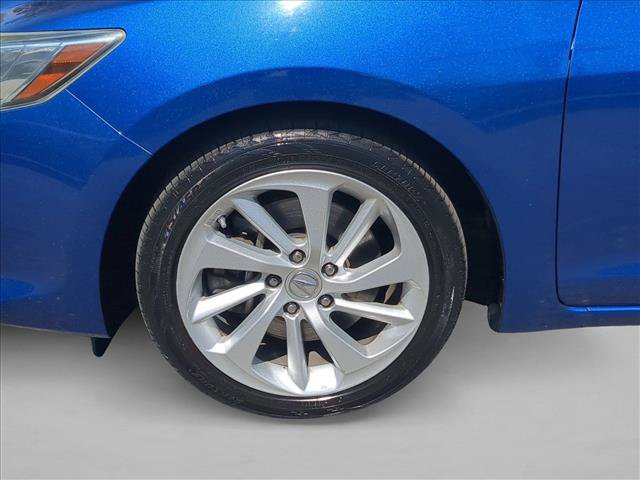 Used 2017 Acura ILX w/ AcuraWatch Plus Package FWD image 24