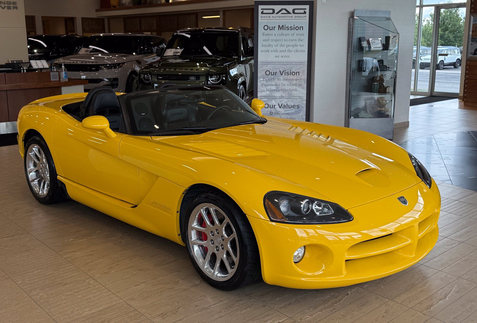 Used 2005 Dodge Viper SRT-10 RWD image 13