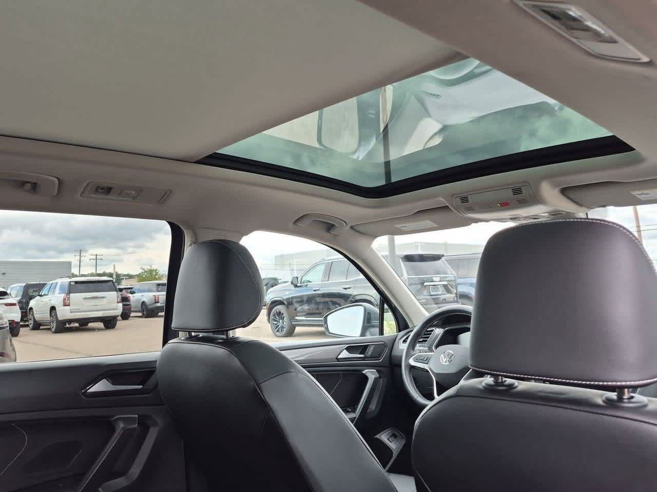 Used 2024 Volkswagen Tiguan SE AWD/4WD image 22