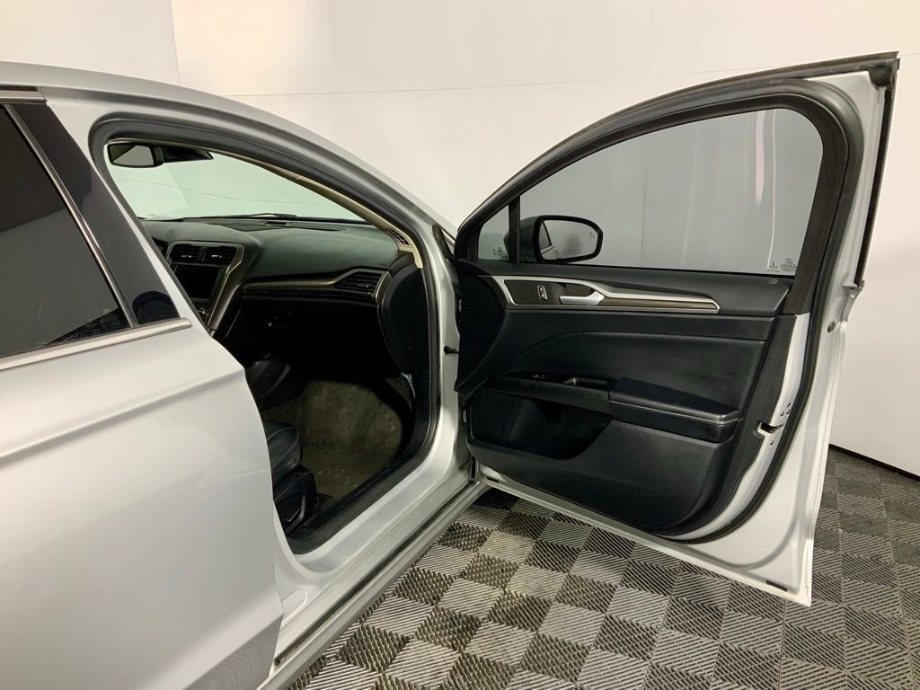 Used 2019 Ford Fusion SEL FWD image 38
