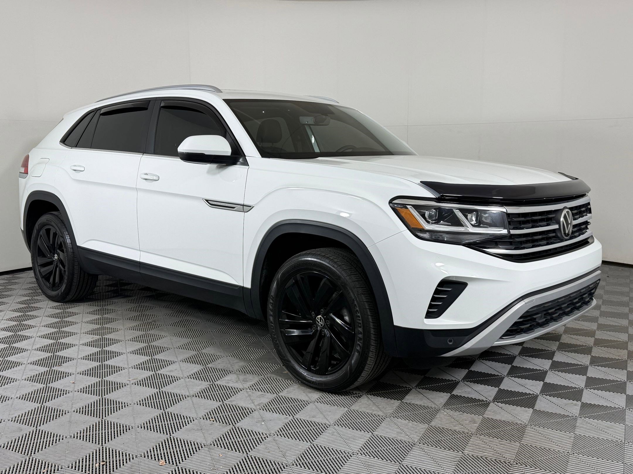 Used 2022 Volkswagen Atlas Cross Sport SE image 5
