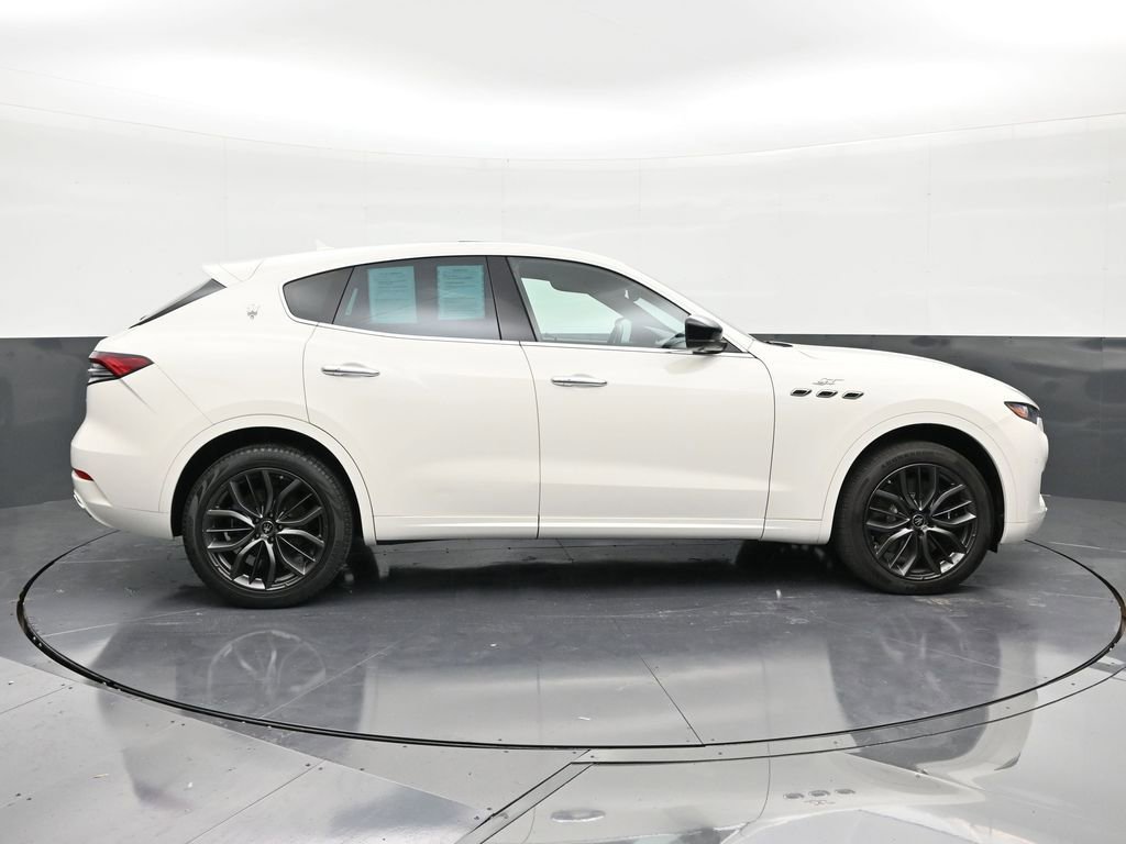 Used 2024 Maserati Levante GT Ultima AWD/4WD image 6