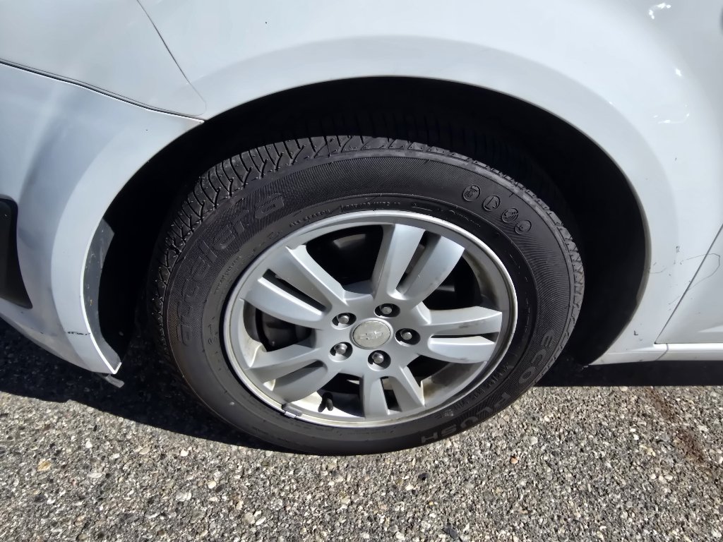 Used 2014 Chevrolet Sonic LT FWD image 10