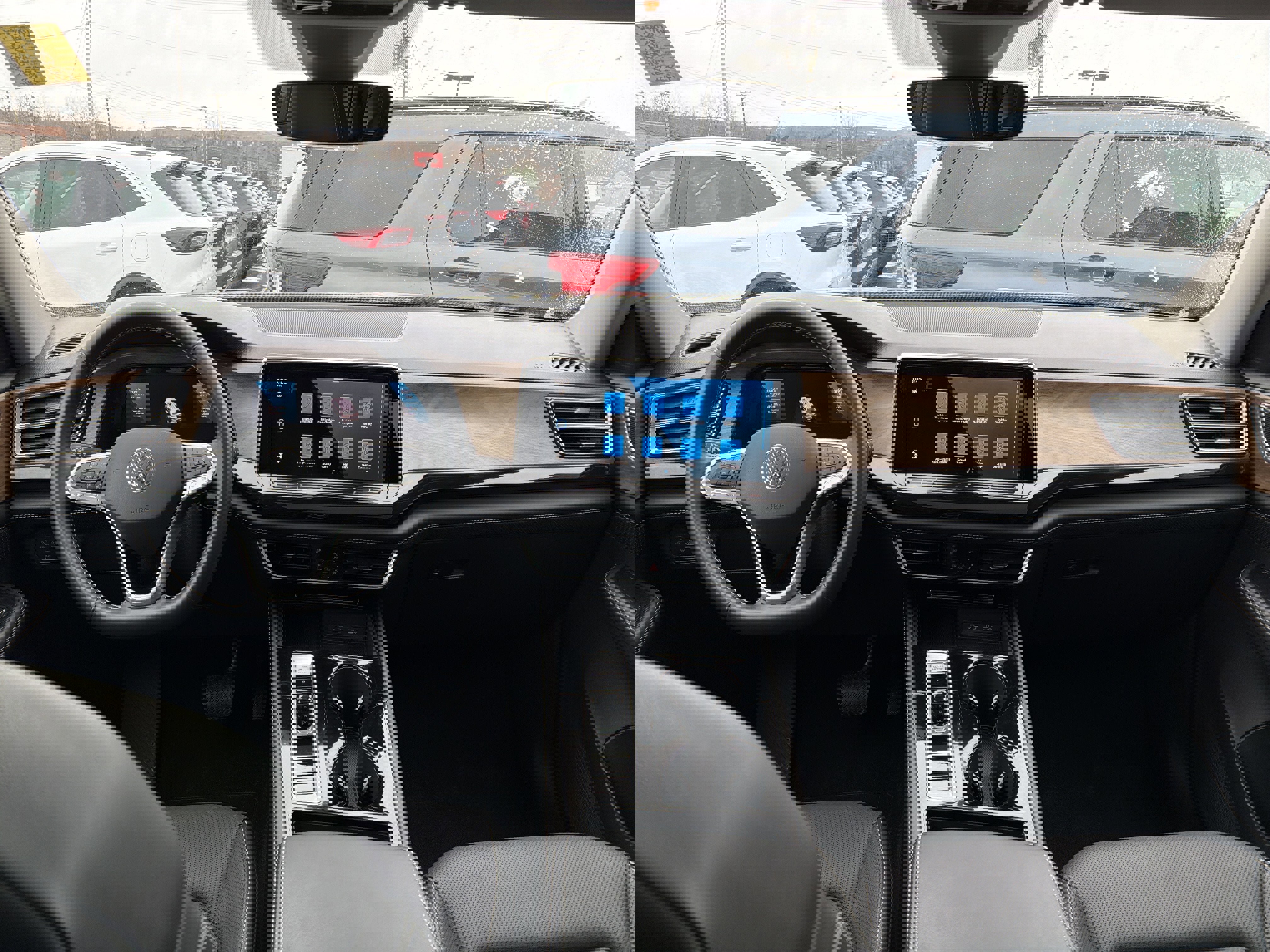 Used 2025 Volkswagen Atlas SE w/ Panoramic Sunroof Package image 11