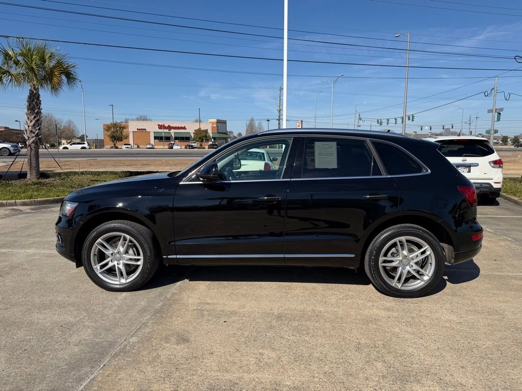 Used 2017 Audi Q5 2.0T Premium Plus w/ Technology Package image 2