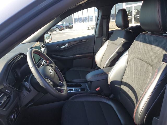 Used 2025 Ford Escape ST-Line w/ Tech Pack #1 AWD/4WD image 5