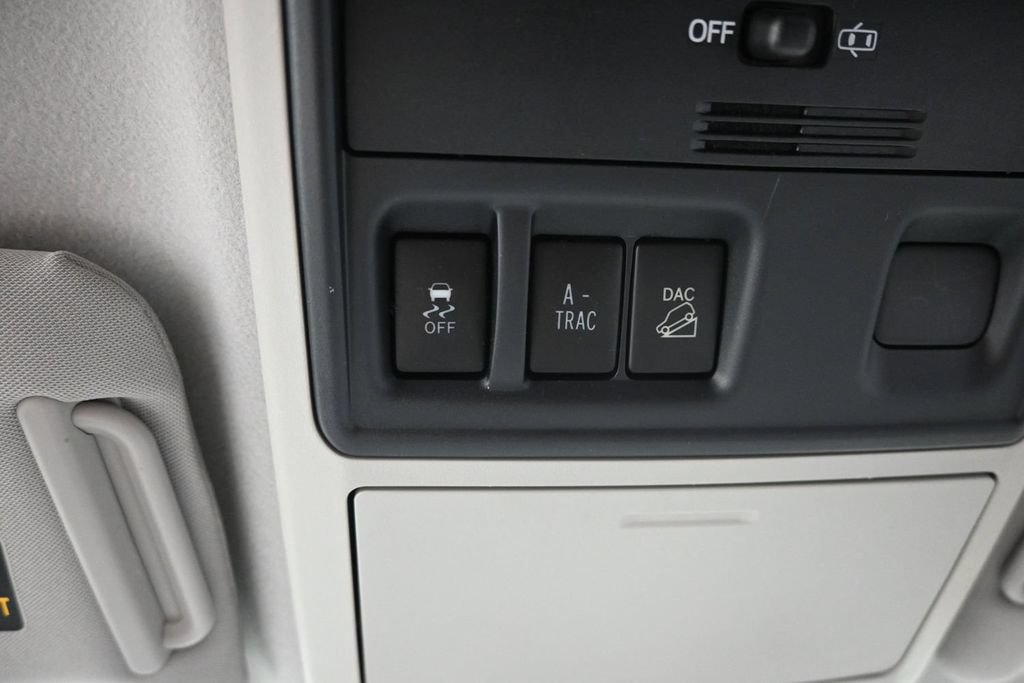 Used 2016 Toyota 4Runner SR5 AWD/4WD image 35