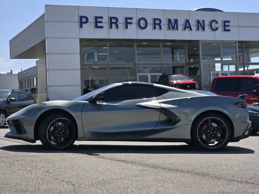 Used 2024 Chevrolet Corvette Stingray Premium Cpe w/ Z51 Performance Package RWD image 19