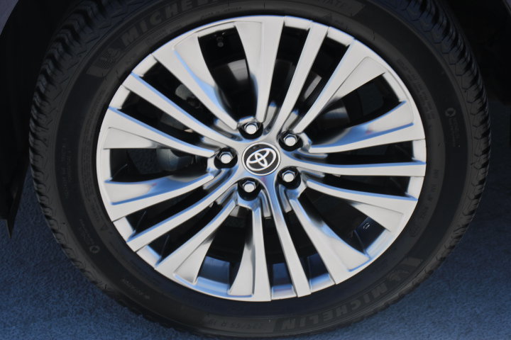 Certified 2023 Toyota Venza Limited AWD/4WD image 9