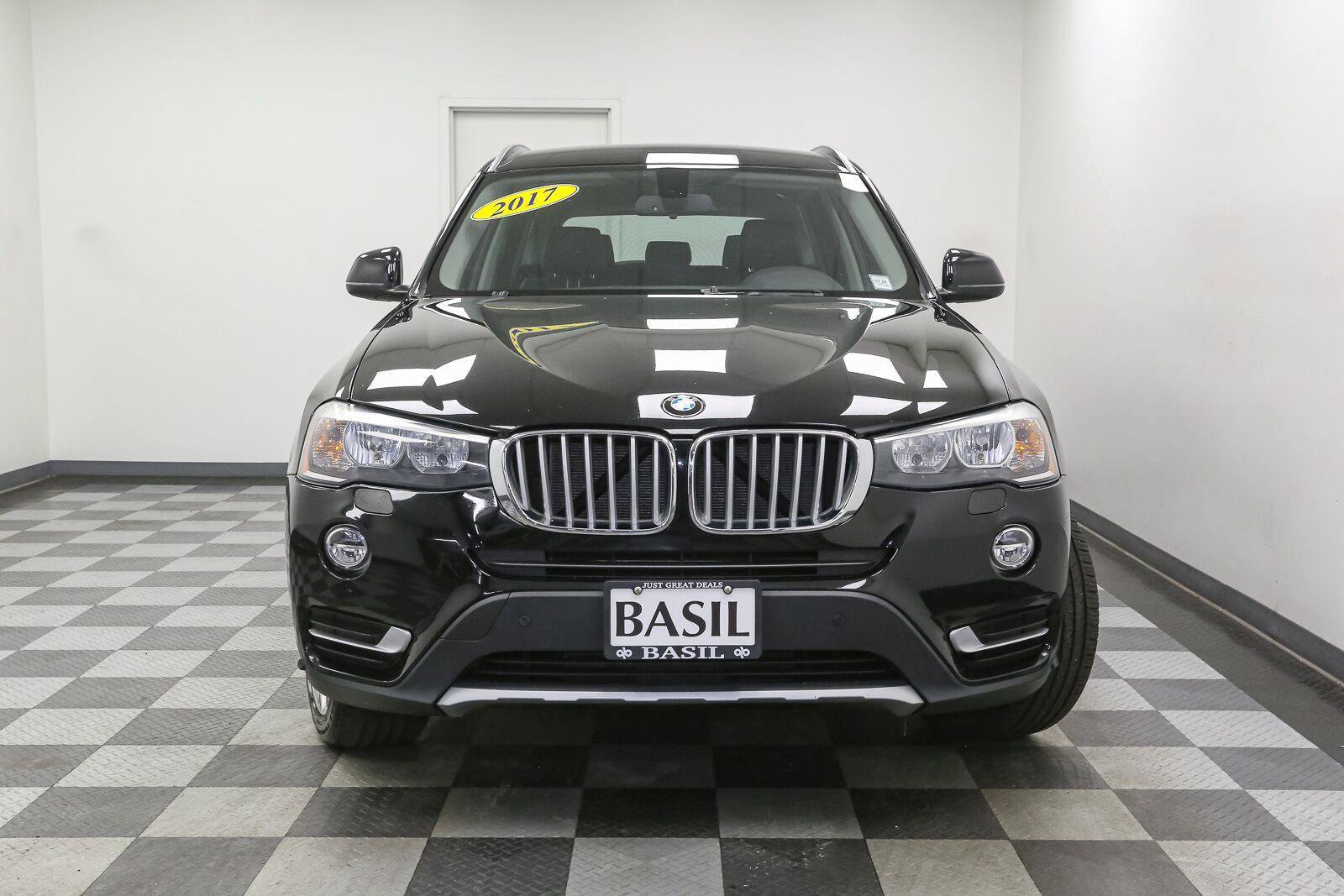 Used 2017 BMW X3 xDrive28i AWD/4WD image 3