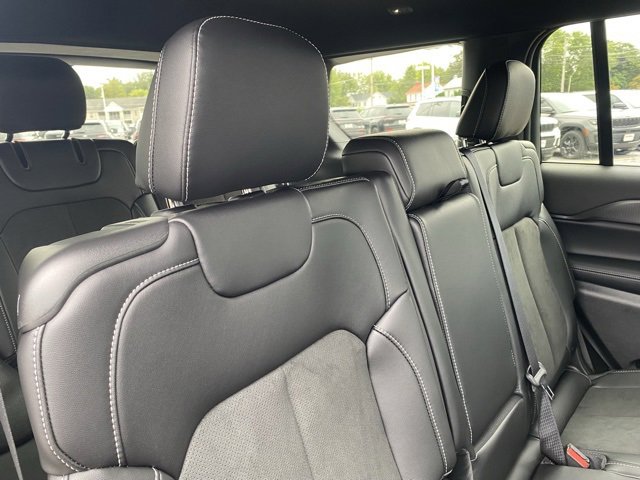 New 2025 Jeep Grand Cherokee L Altitude image 33