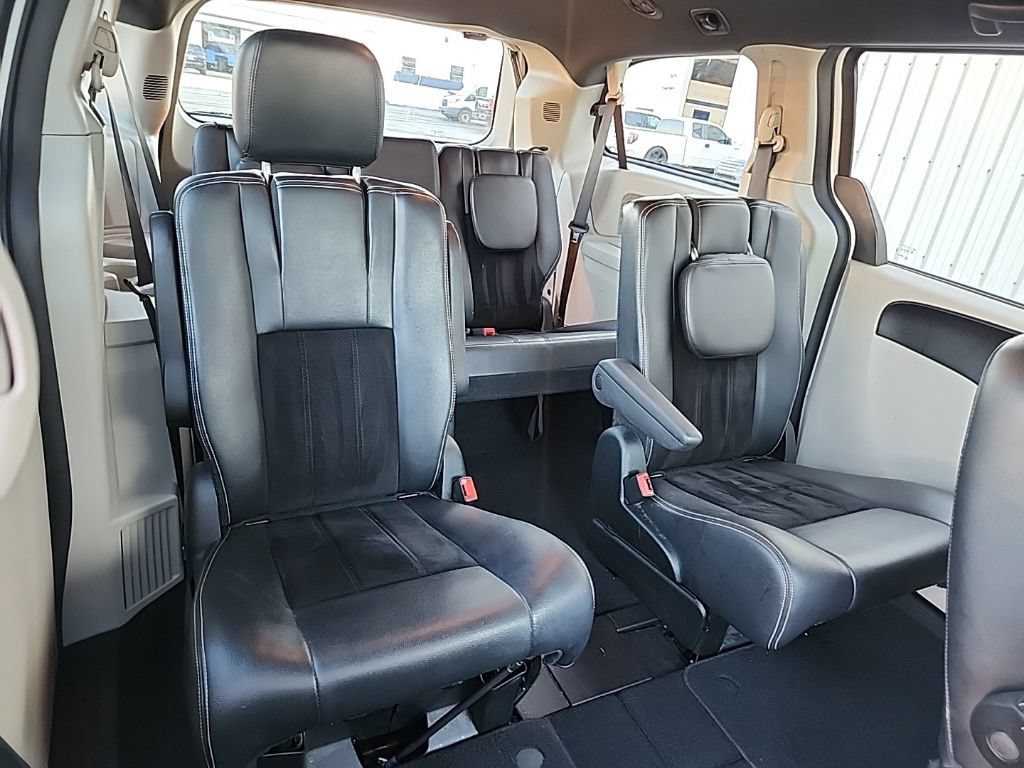 Used 2017 Dodge Grand Caravan SXT FWD image 34