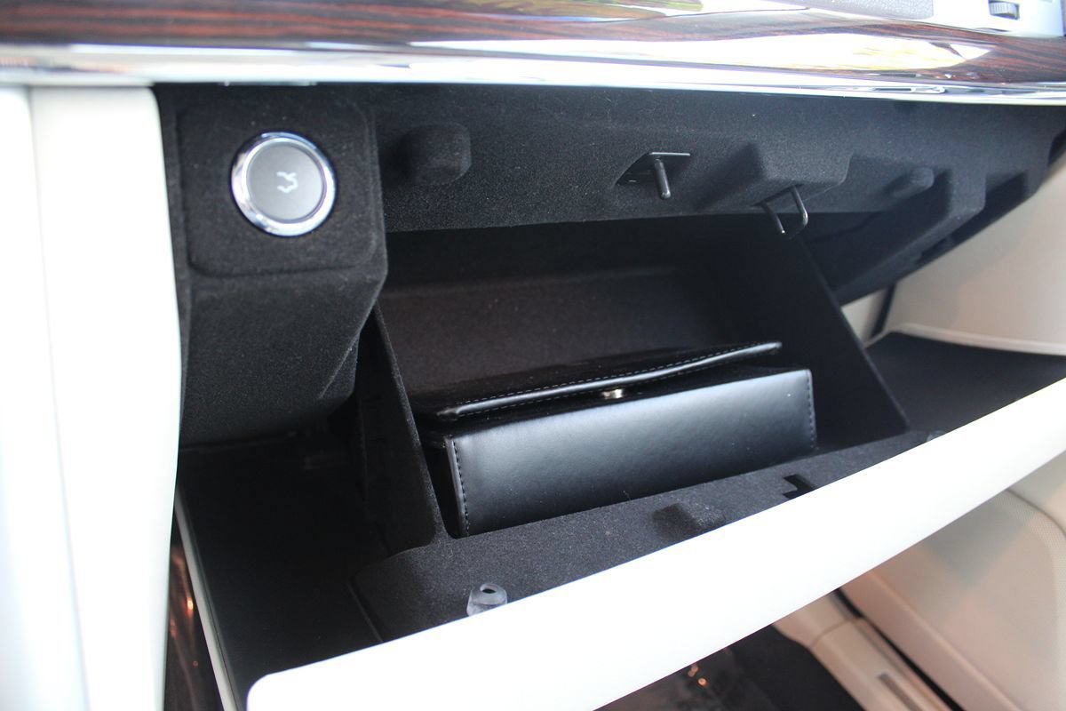 Used 2011 Lincoln MKS w/ 101A Rapid Spec Order Code FWD image 28