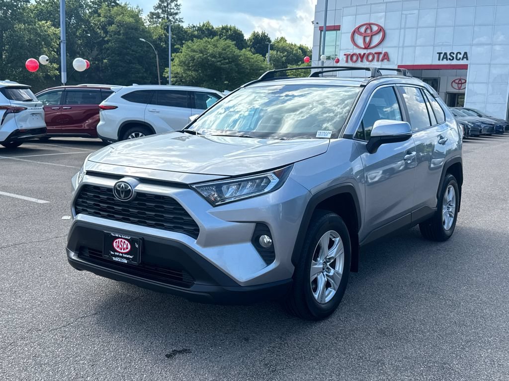 Used 2020 Toyota RAV4 XLE w/ Convenience Package AWD/4WD image 3