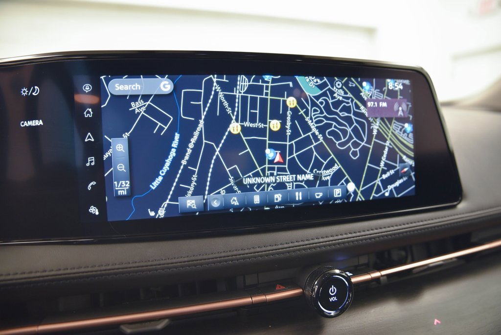 Used 2023 Nissan Ariya AWD image 2