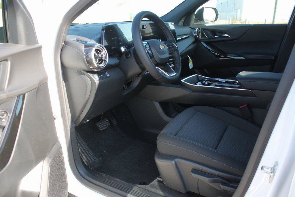 New 2026 Chevrolet Equinox LT image 11