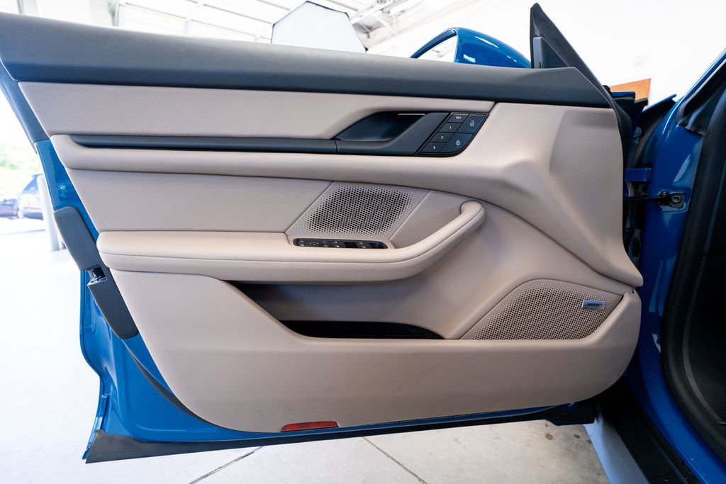 Used 2024 Porsche Taycan image 27