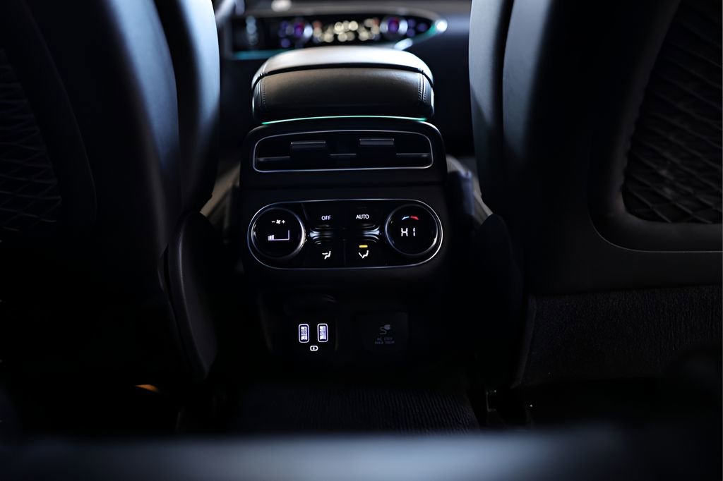 Used 2023 Genesis GV70 2.5T w/ Sport Prestige Package image 65