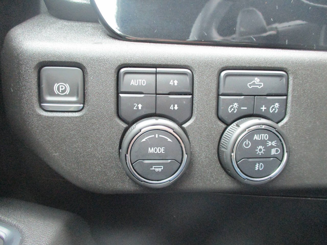 Used 2025 Chevrolet Silverado 1500 RST AWD/4WD image 19
