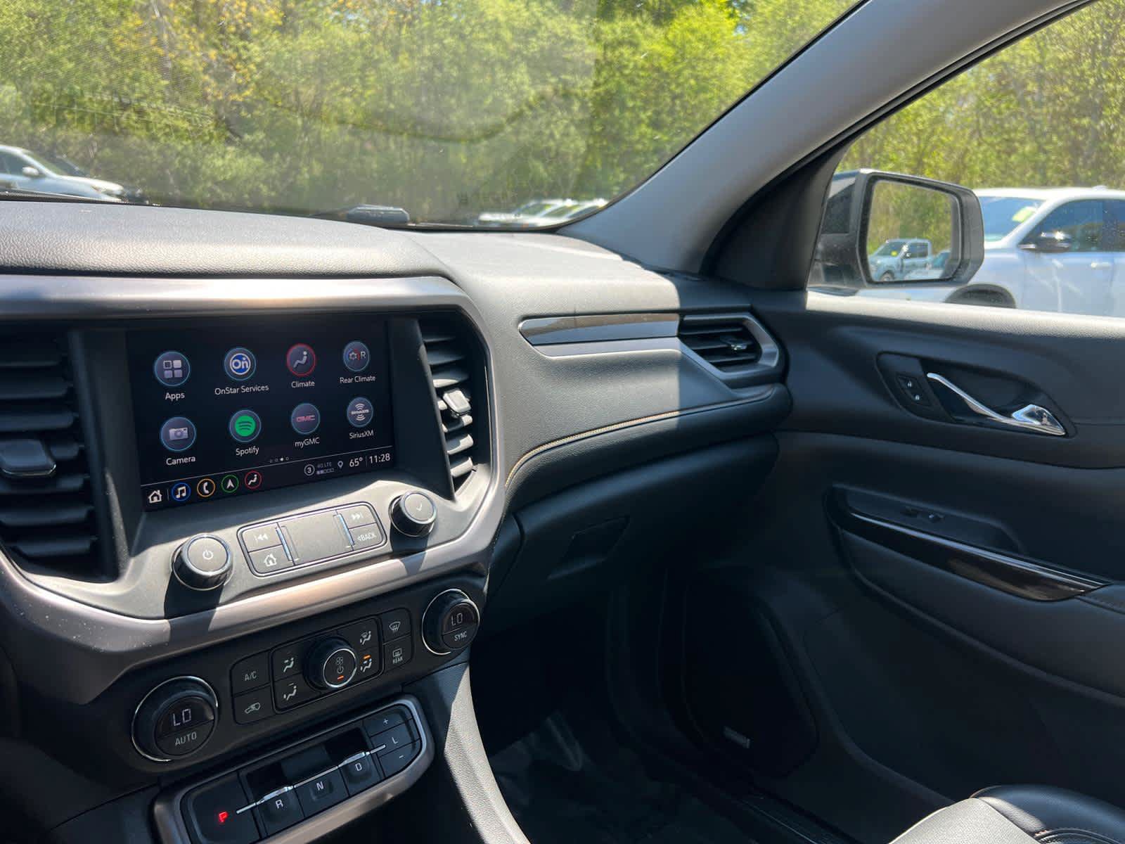 Used 2022 GMC Acadia AT4 w/ Technology Package AWD/4WD image 29