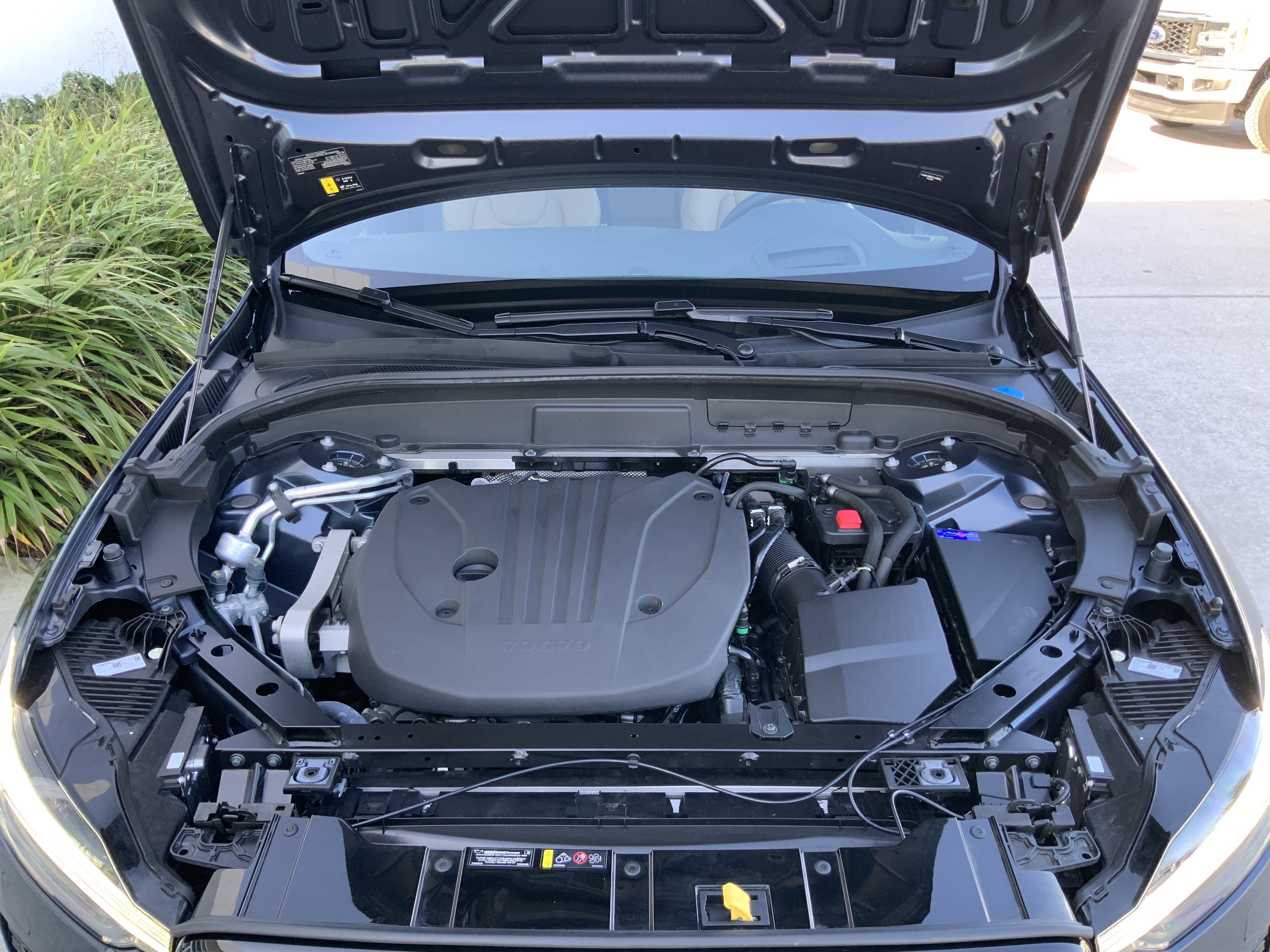 Used 2025 Volvo XC60 B5 Ultra w/ Protection Package Premier image 33