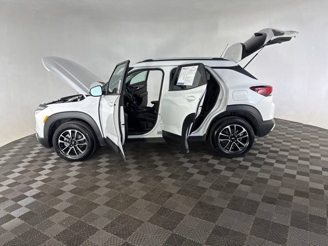 Used 2025 Chevrolet TrailBlazer LT AWD/4WD image 11