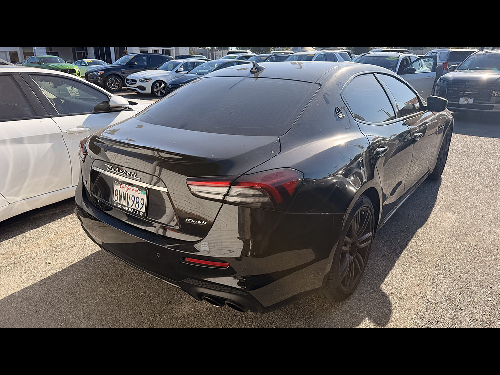 Used 2021 Maserati Ghibli S RWD image 3