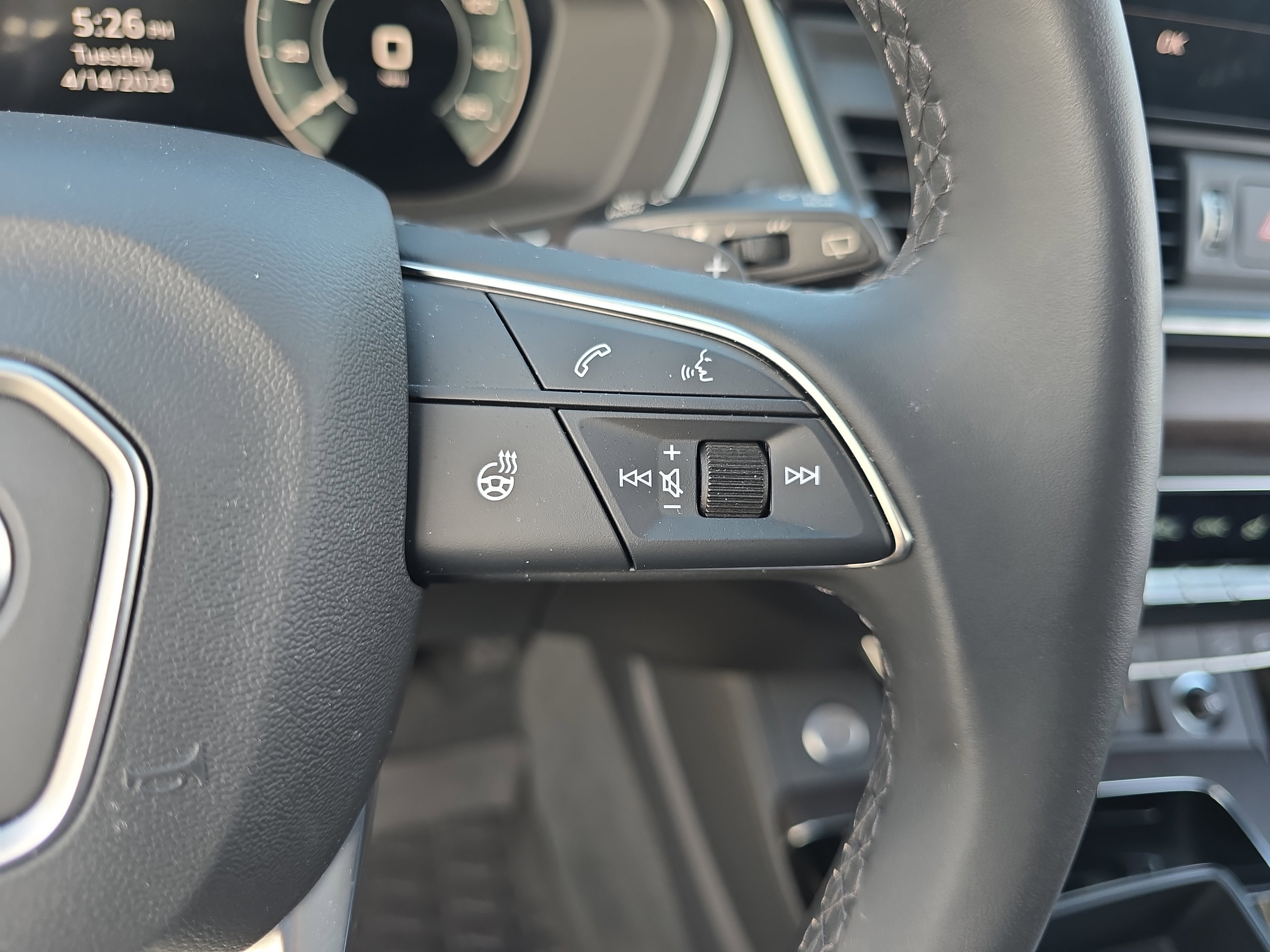 Used 2025 Audi Q5 e Premium image 18
