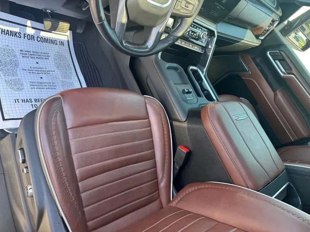 Used 2025 GMC Sierra 3500 Denali Ultimate AWD/4WD image 10