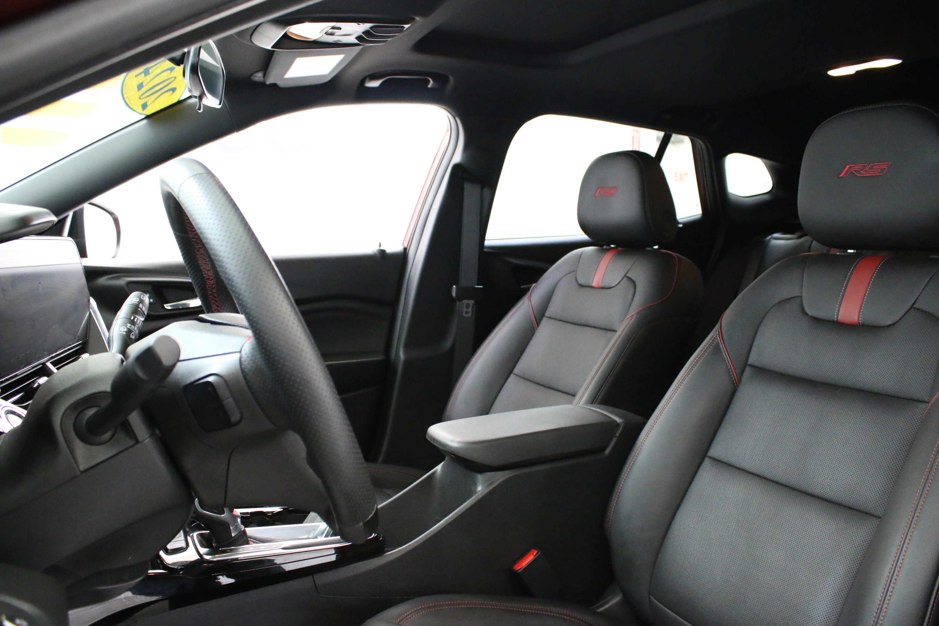 Used 2024 Chevrolet Trax RS w/ Sunroof Package image 24